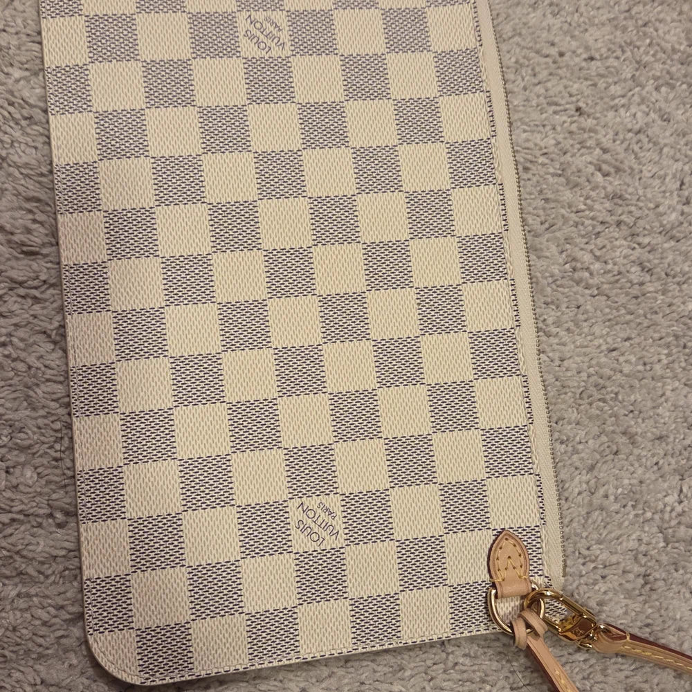 Louis Vuitton Neverfull Clutch Damier Azur - Picture 2 of 8